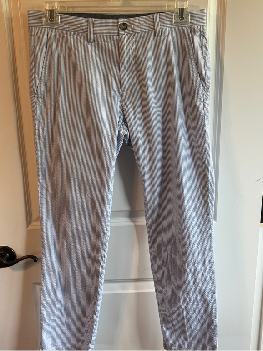 Vineyard Vines Blue and White Seersucker Chinos 32x30